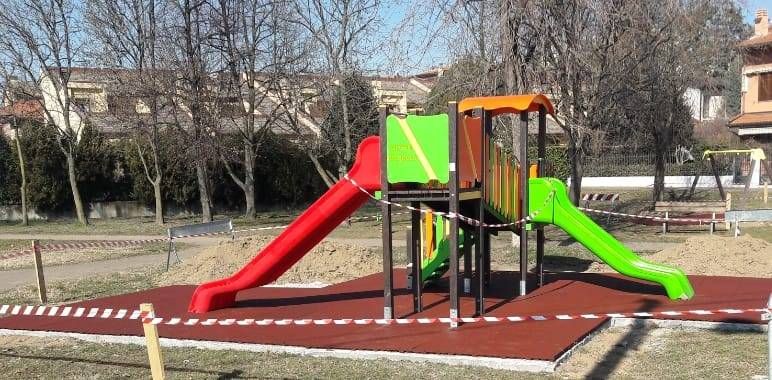 Vandalismi nei parchi a Gerenzano: “Pagano sempre i cittadini” giochi parchi