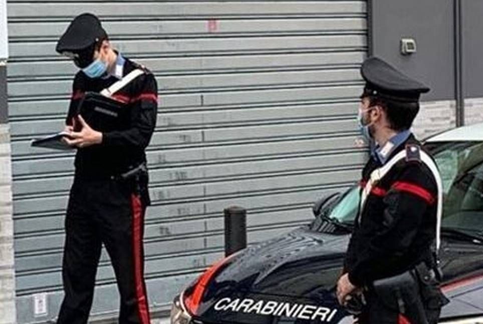 Solaro, mancato rispetto norme anti Covid: 18 multati e 2 bar chiusi carabinieri chiusura locale