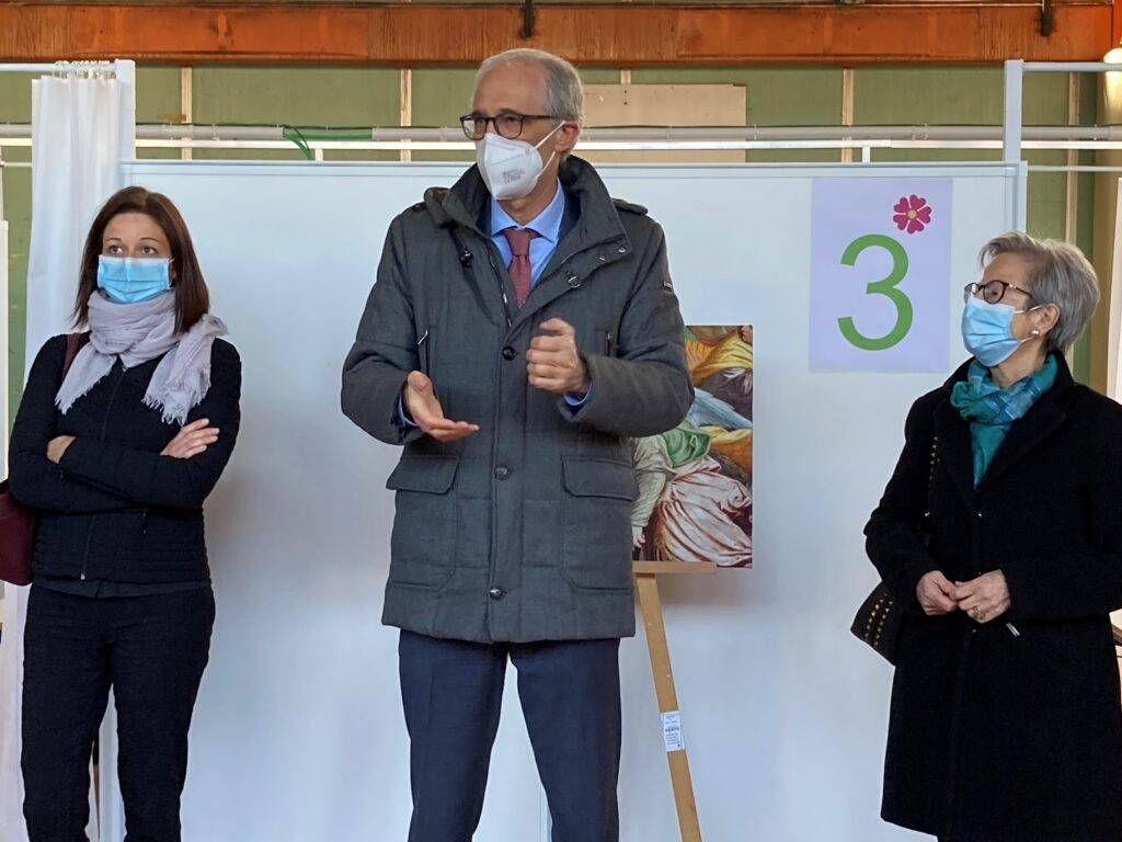 Saronno, lunedì apre hub vaccini per 16 comuni. Il sindaco: “Sull’ospedale da Regione solo promesse” IMG 2114 1024x768