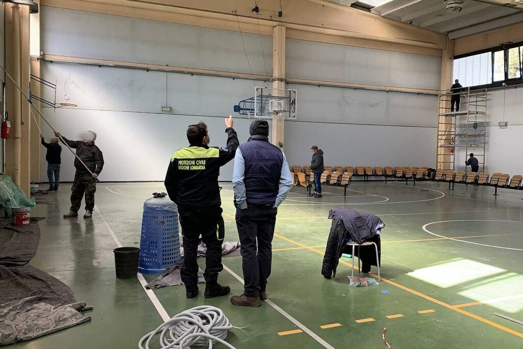 Paderno Dugnano, il centro da 900 vaccini al giorno: parcheggi riservati, prenotazioni al via paderno centro vaccini 1024x683