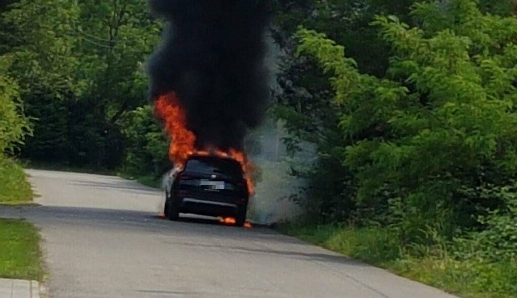 cogliate auto fiamme