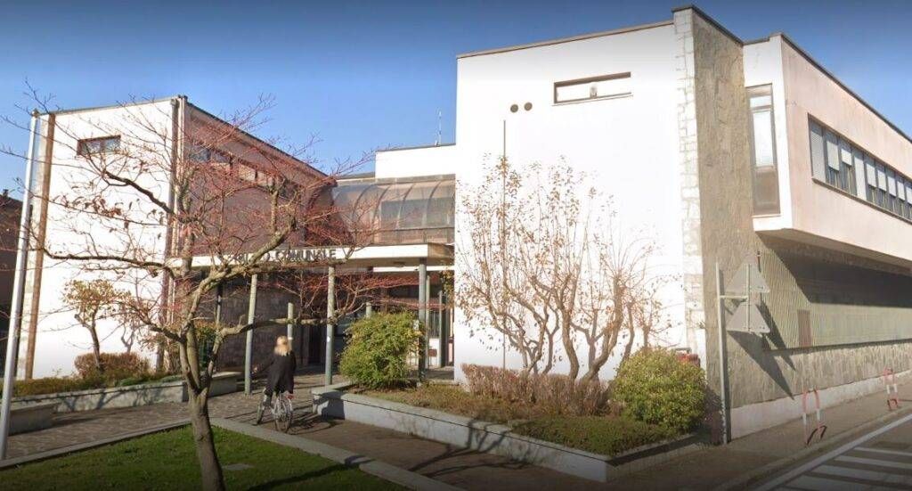 Rovello Porro, tragedia in Municipio, morto agente di Polizia locale Rovello Porro Comune