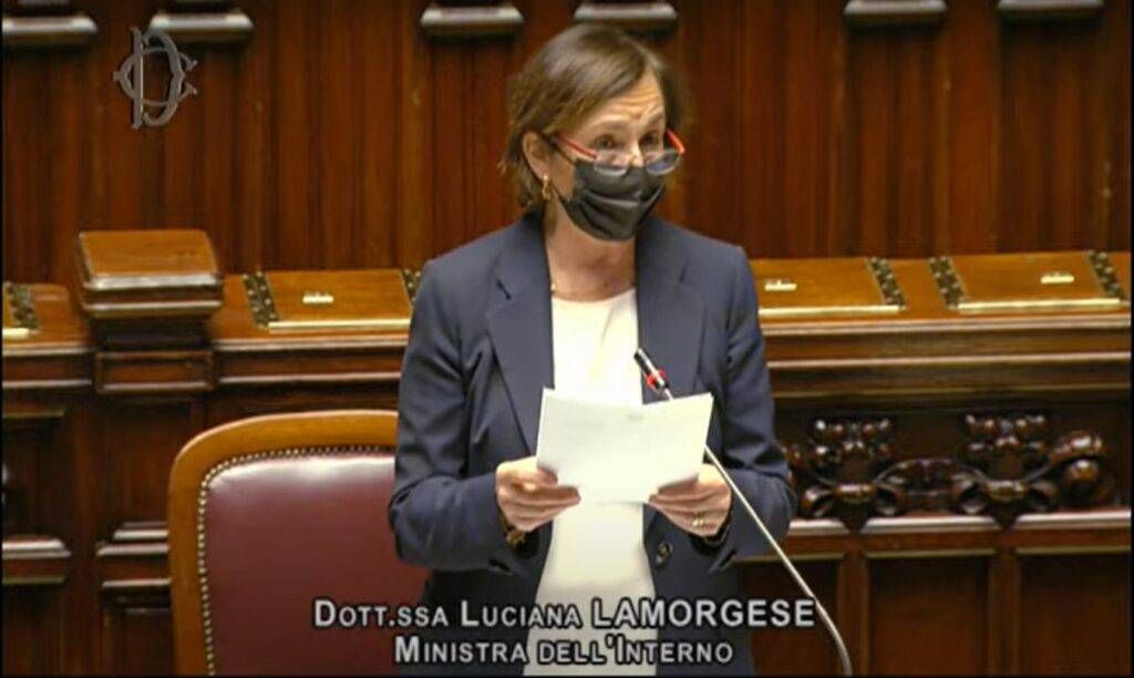 Saronno, Lamorgese alla Camera: “I Telos hanno provato a deviare il corteo no green pass di Milano” Cattura 2 1 1024x612