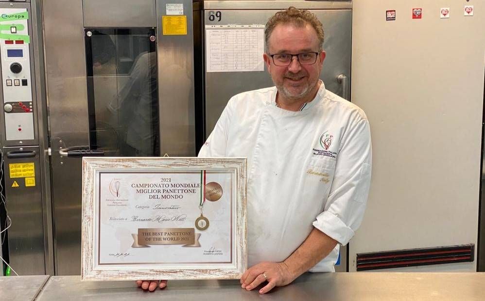 A Uboldo uno dei panettoni più buoni al mondo: medaglia di bronzo al pasticciere Bernardo Naty WhatsApp Image 2021 10 21 at 11.59.34