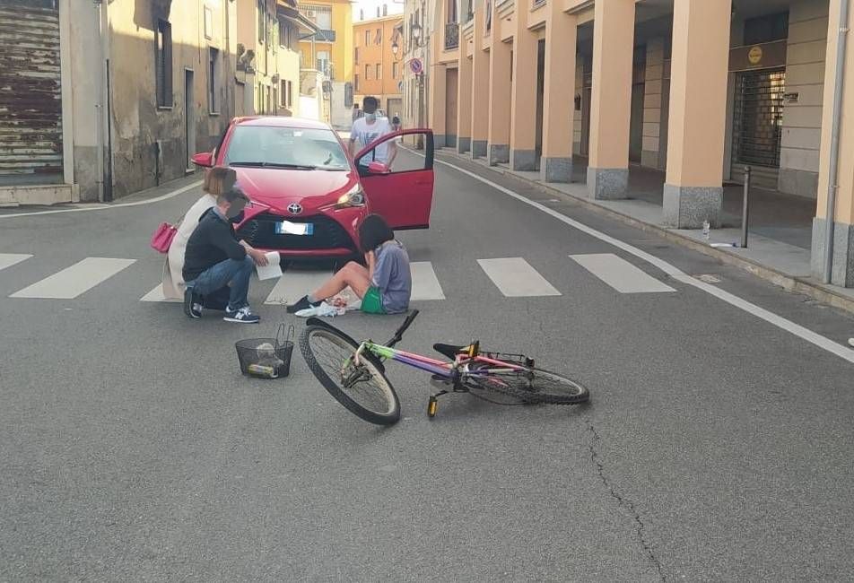 Origgio, niente sensi unici: arrivano le zone 30 e 40 incidente via Dante bici