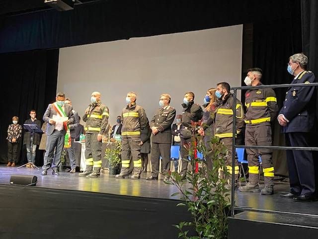 Bollate, a San Martino premiati 24 cittadini benemeriti: ecco chi sono I VIDEO premiati san martino bollate