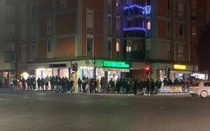 Bollate coda farmacia