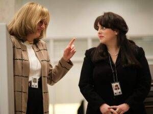 american crime story impeachment recensione serie tv episodio 1 la trappola disney plus star 3 1200x900 1 300x225