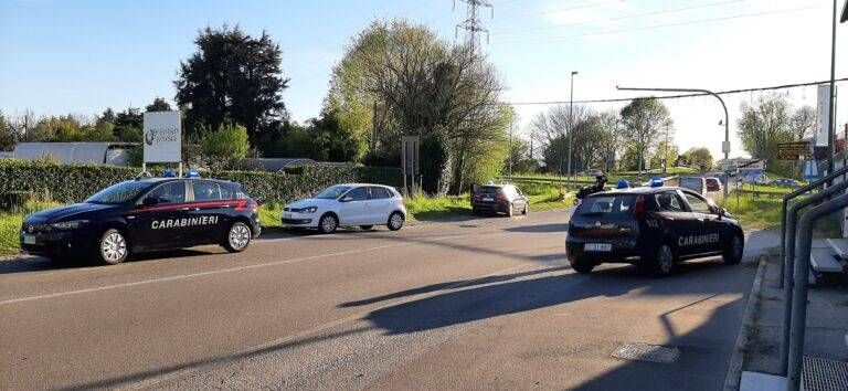 Inseguimento da Cinisello a Paderno, poi la fuga a piedi al parco Lago Nord Paderno inseguimento ricerche carabinieri