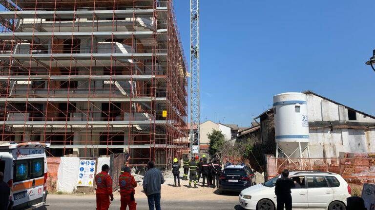 bollate operaio gru 768x432