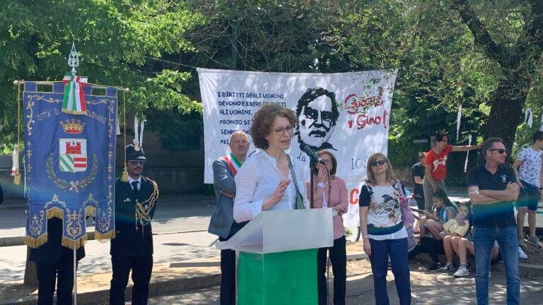 Inaugurato largo Gino Strada a Paderno, la moglie: “Aveva passione ed etica” gino strada paderno 768x432