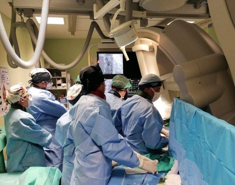 impianto valvola aortica carotide