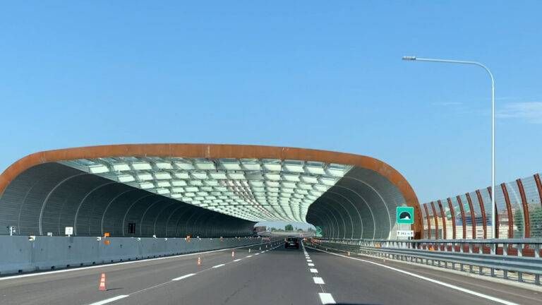 Aperta (per metà) la galleria della Rho-Monza a Paderno: ci sono voluti 8 anni Rho-Monza