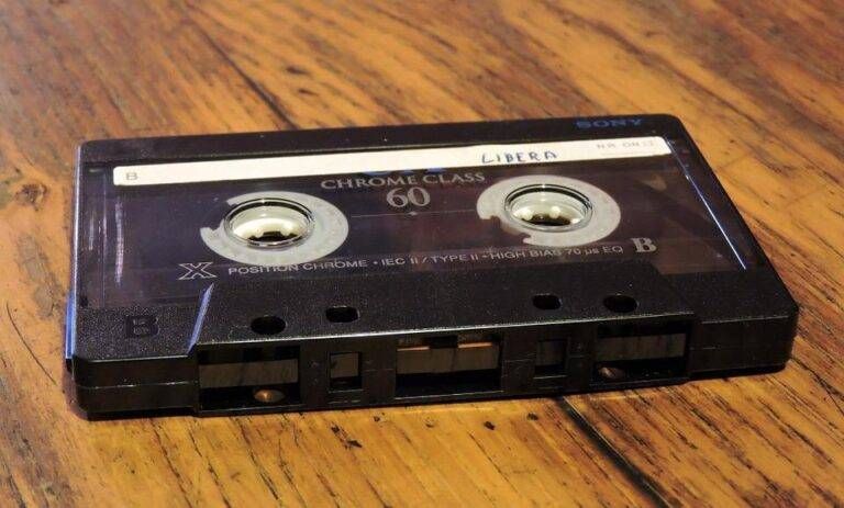 Cesate: audio-cassette senza mittente nelle caselle della posta Cesate audio-cassette posta
