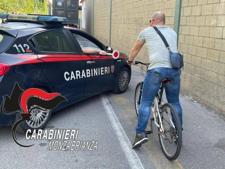 Scippatore in bicicletta arrestato a Cesano Maderno scippatore bicicletta arrestato