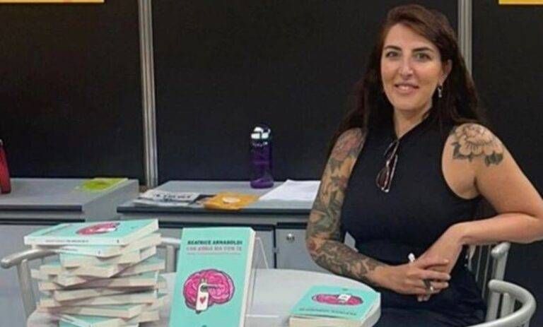 Ansia e attacchi di panico: Beatrice, di Caronno, si racconta in un libro che aiuta le persone in difficoltà scrittrice 1 768x463