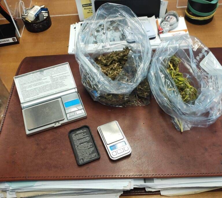 Droga nel water e nel condizionatore, tre arresti a Uboldo e Cislago. Indagini partite a Paderno Dugnano droga sotto sequestro 768x684