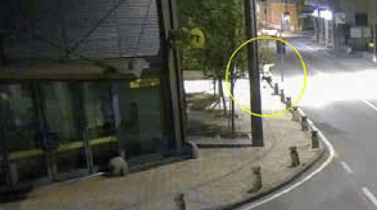 Vandali nel parcheggio della Posta a Rovello Porro: incastrati dalle telecamere Immagine 2022 08 13 155731