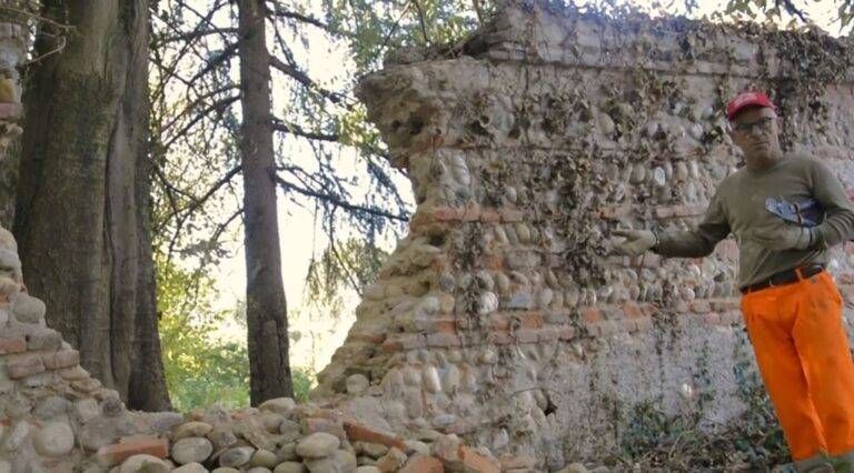 Limbiate buco muro villa