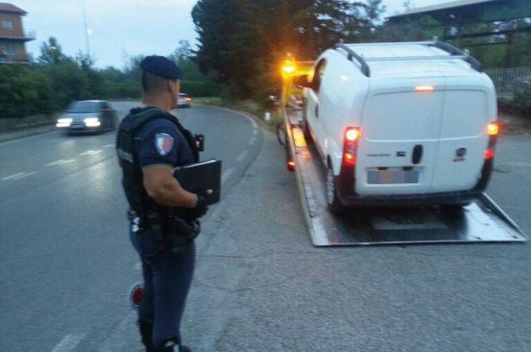 Bollate corriere beveva guida