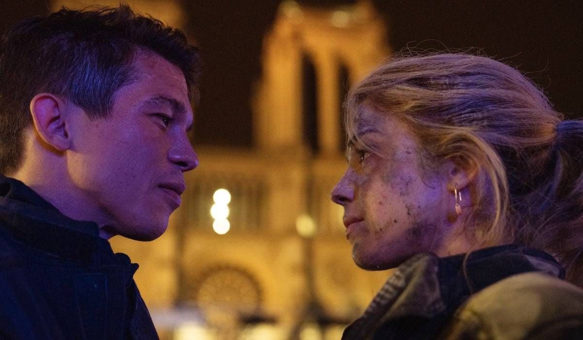 da sinistra sandor funtek e megan northam in una scena di notre dame serie tv credits emmanuel guimmier e netflix