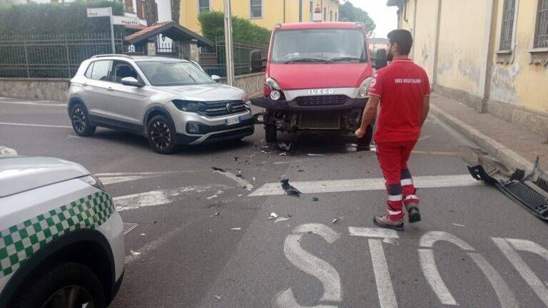 In pochi minuti due incidenti a Saronno, frontale a Cislago Incidente a Cislago