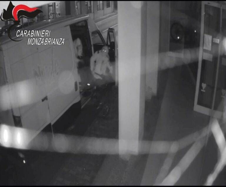 furto biciclette piacenza furgone monza