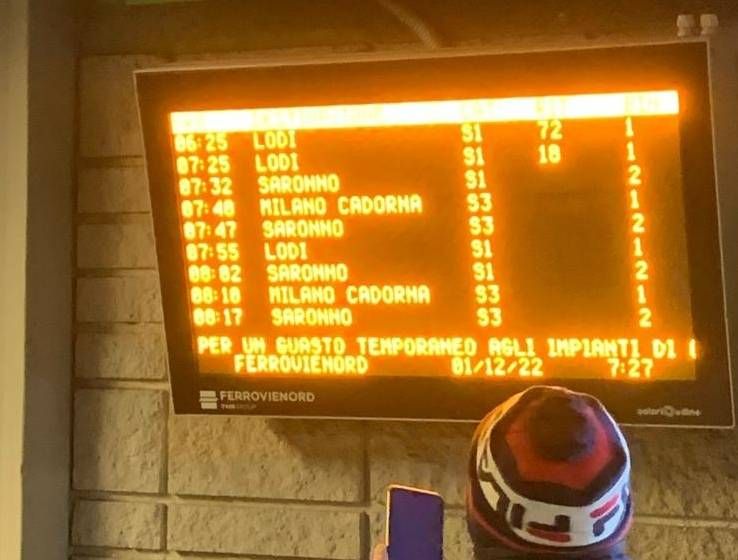 Guasto a Saronno, ritardi Trenord per Milano, Como, Lodi, Varese ritardi trenord guasto saronno