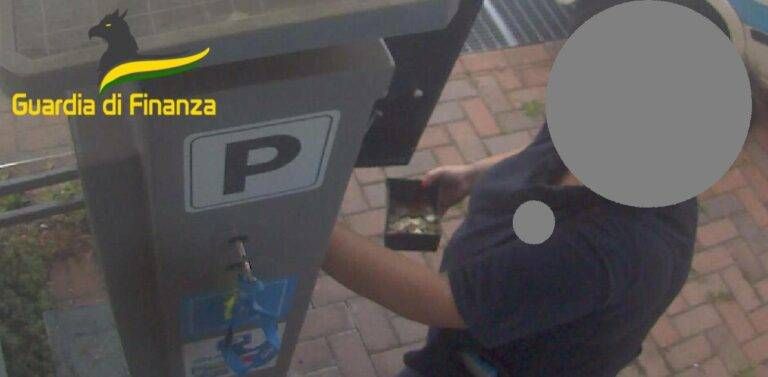 Busto Arsizio parcometri arrestata