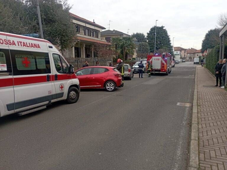 Strade pericolose Cislago: camion su auto in sosta, poi donna abbatte palo della luce cislago 768x578