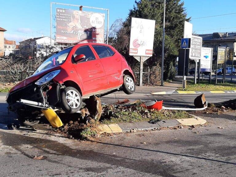 incidente auto paderno senago 1 768x576