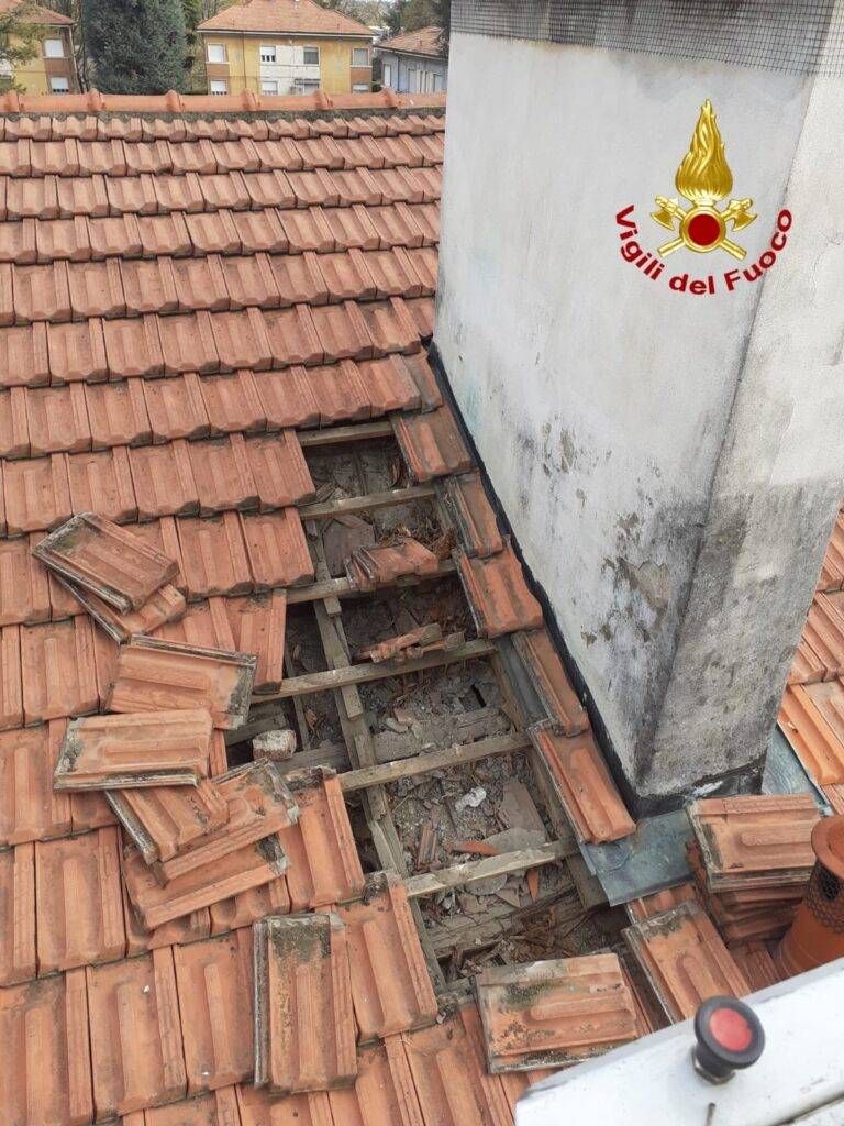 Palazzina a rischio crollo, i Vigili del fuoco fanno evacuare 6 famiglie Legnano 2 768x1024