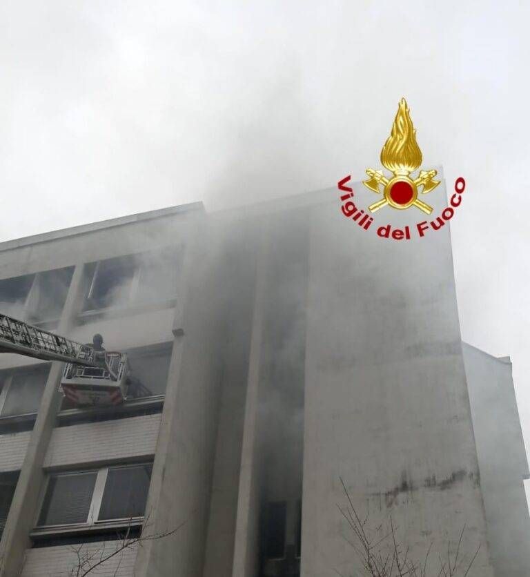 incendio milano e1677672487220 768x836