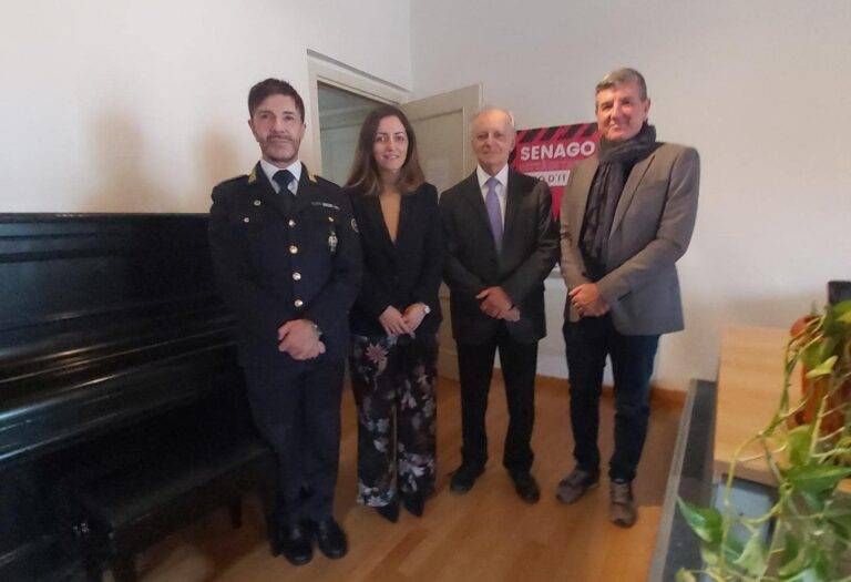 Piercamillo Davigo e gli agenti di Polizia locale della Lombardia a Senago senago 768x525