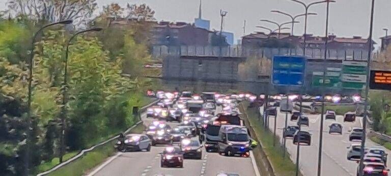 Incidente in Milano-Meda a Paderno: lunghe code all’innesto con la Tangenziale nord paderno incidente 768x346