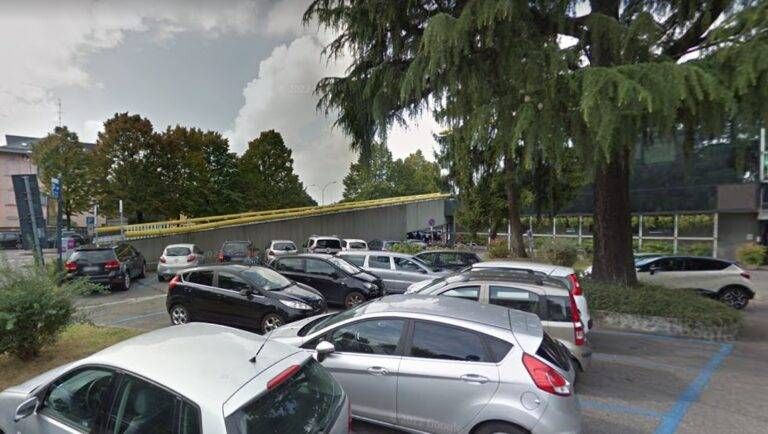 Trovate siringhe nel parcheggio del Comune di Saronno parcheggio Comune Saronno 768x434