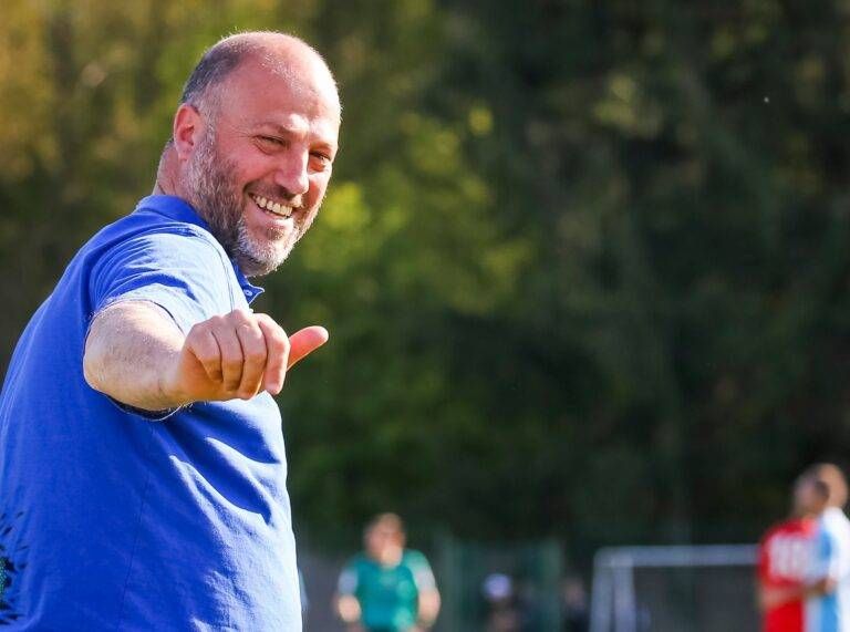 Calcio Ecc Tricarico mister Saronno e1685372543190 768x571