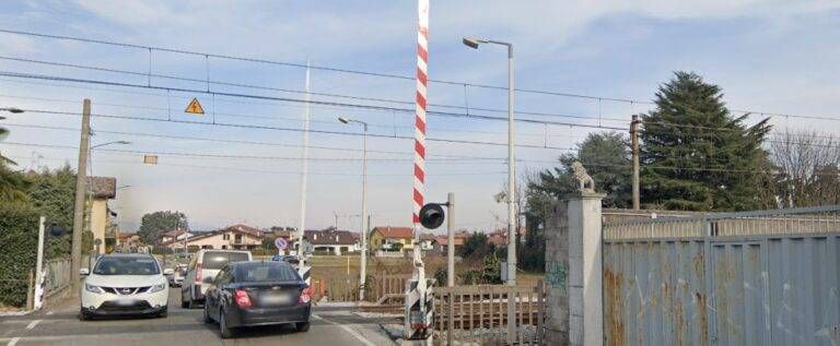 Via il passaggio a livello di Cislago: trattative con Ferrovienord, ma “il progetto sia rivisto” Cislago via Raffaello Sanzio 768x317