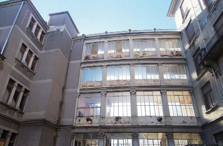 Garbagnate ex ospedale migranti