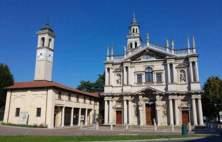 Il cardinale Bagnasco apre la porta santa del Santuario di Saronno santuario saronno furto