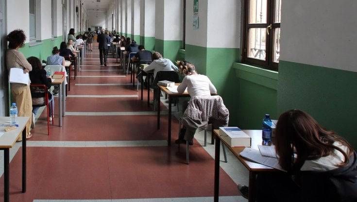 Scuola, domani al via gli esami di maturità: scritti e orali, tutto finito entro il 15 luglio esami di maturita
