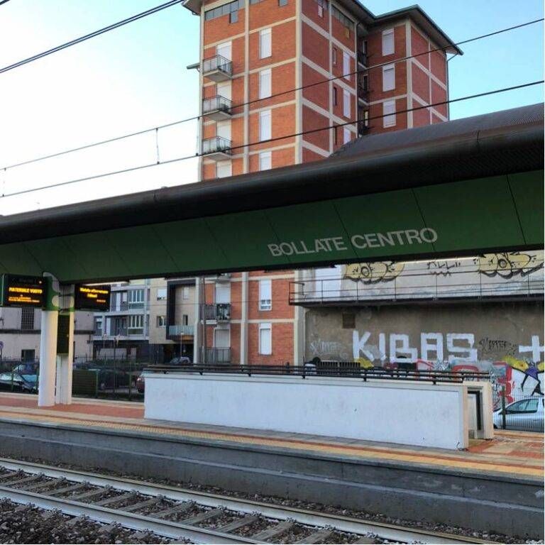 nuda stazione bollate treni