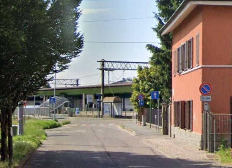 Bollate rapinato ragazzini stazione
