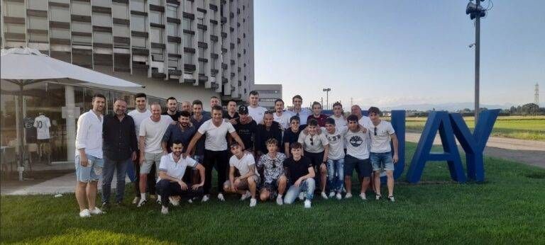 Calcio, il nuovo Cesate prende forma: “Vogliamo il primo posto” CALCIO Nuovo Cesate alla Presentazione e1689924799245 768x346