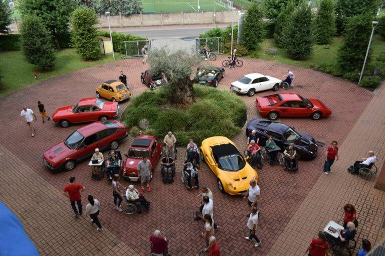 RSA Con grandi vetture in visita 768x512