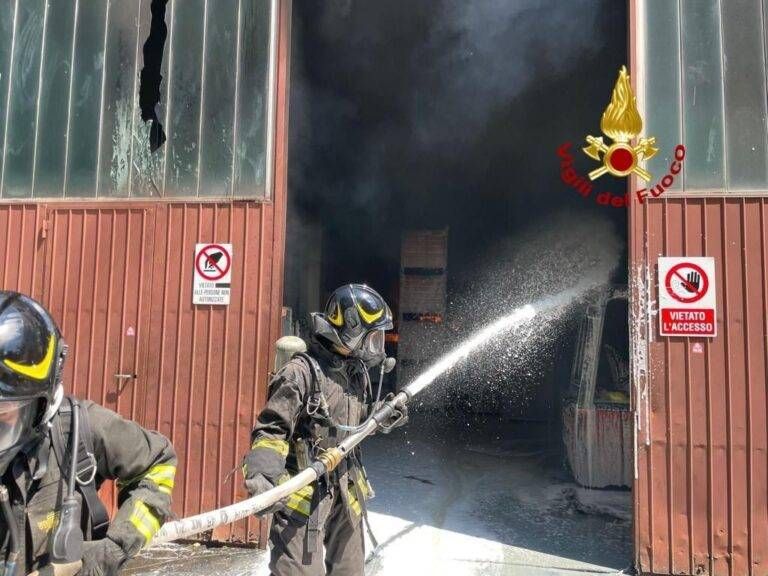 Incendio a Senago, Arpa rassicura: nessuna criticità ambientale incendio senago arpa