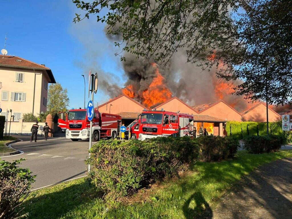 incendio limbiate mobilificio