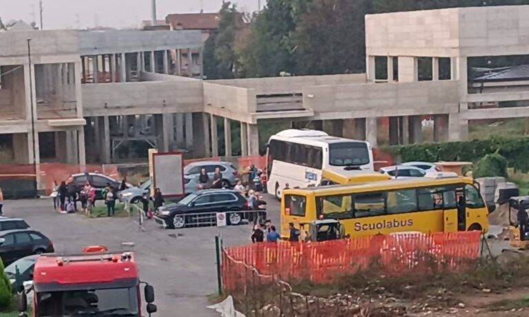 Limbiate aggressione scuola viabilità