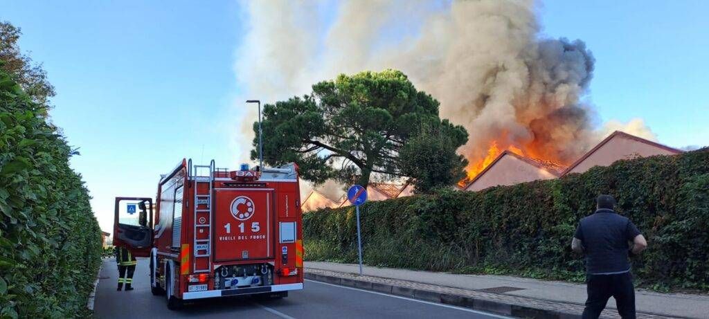 incendio Limbiate mobilificio
