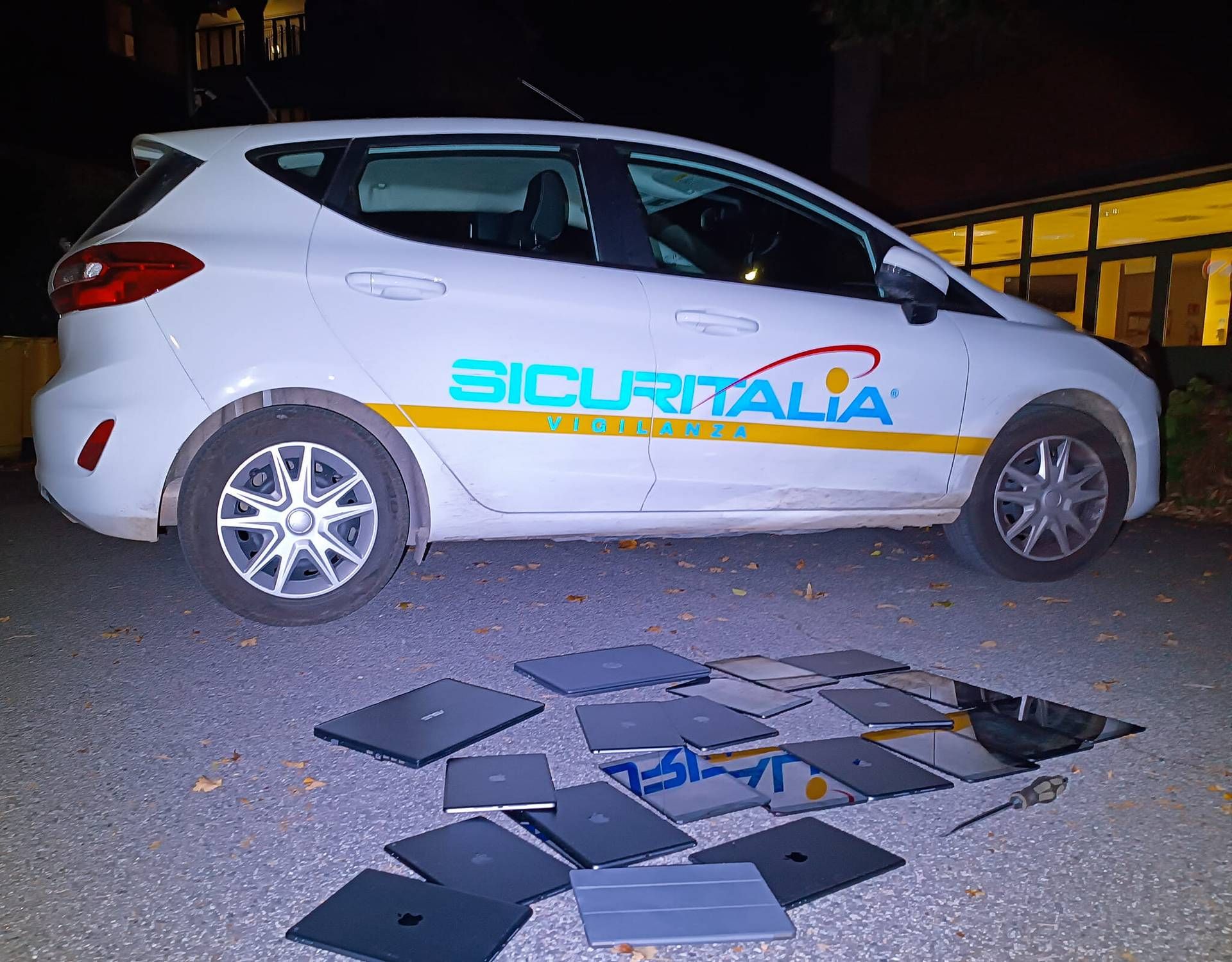 saronno furto liceo legnani